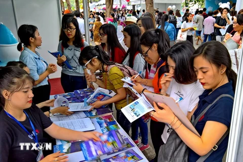 Người dân tham dự Lễ hội Nhật Bản-Việt Nam 2016. (Ảnh: Thế Anh/TTXVN)