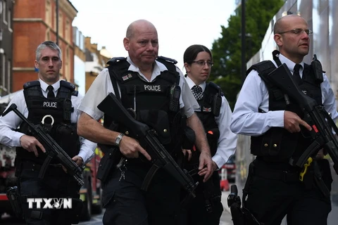 Cảnh sát Anh tuần tra tại London sau vụ tấn công, ngày 4/6. (Nguồn: AFP/TTXVN)