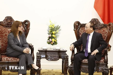 Thủ tướng Nguyễn Xuân Phúc tiếp bà Meirav Eilon Shahar, Đại sứ Nhà nước Israel tại Việt Nam đến chào từ biệt. (Ảnh: Thống Nhất/TTXVN)
