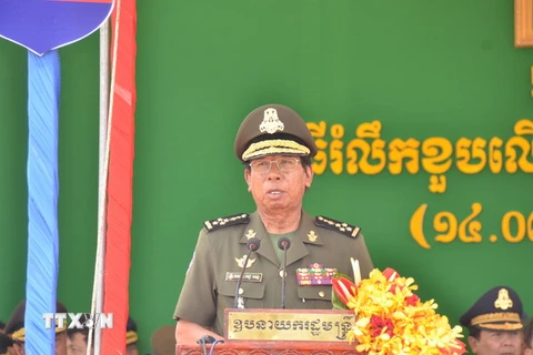 Đại tướng Tea Banh, Bộ trưởng Bộ Quốc phòng Campuchia phát biểu tại lễ khánh thành. (Ảnh: Trần Chí Hùng/TTXVN)