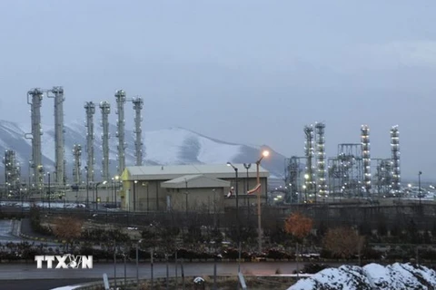 Lò phản ứng hạt nhân nước nặng Arak tại thành phố Arak, miền Trung Iran. (Nguồn: AP/TTXVN)