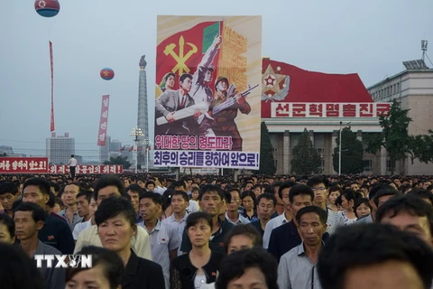 Người dân Triều Tiên tham dự một buổi lễ tại thủ đô Bình Nhưỡng ngày 6/7. (Nguồn: AFP/TTXVN)
