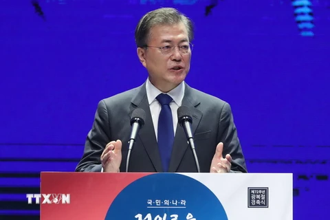 Tổng thống Hàn Quốc Moon Jae-in phát biểu tại một sự kiện ở thủ đô Seoul ngày 15/8. (Nguồn: EPA/TTXVN)