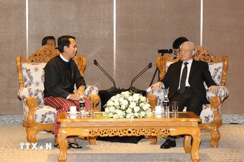Tổng Bí thư Nguyễn Phú Trọng tiếp Thủ hiến vùng Yangon Phyo Min Thein đến chào. (Ảnh: Trí Dũng/TTXVN)