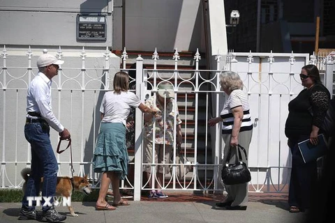 Quang cảnh bên ngoài Tổng lãnh sự quán Nga tại San Francisco, Mỹ ngày 1/9. (Nguồn: AFP/TTXVN)