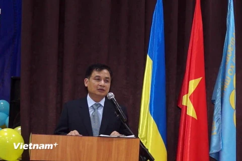 Đại sứ Nguyễn Anh Tuấn phát biểu tại buổi lễ. (Ảnh: Dương Trí/Vietnam+)