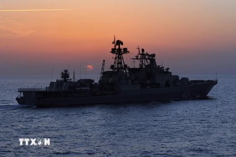 Tàu khu trục Phó Đô đốc Kulakov của Hải quân Nga hoạt động tại đông Địa Trung Hải. (Nguồn: AP/TTXVN)
