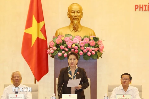 Chủ tịch Quốc Nguyễn Thị Kim Ngân chủ trì và phát biểu bế mạc Phiên họp thứ 14 của Ủy ban Thường vụ Quốc hội khóa XIV. (Ảnh: Trọng Đức/TTXVN)