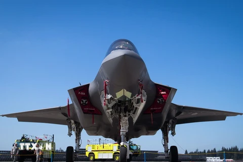 Máy bay chiến đấu tàng hình F-35A chuẩn bị cất cánh từ một căn cứ không quân của Mỹ. (Nguồn: Yonhap/TTXVN)