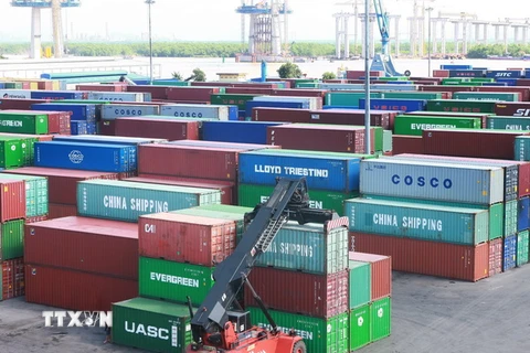 Bãi tập kết container tại Cảng Đình Vũ, Hải Phòng. (Ảnh: Lâm Khánh/TTXVN)