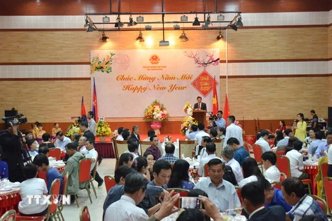 Cộng đồng người Việt Nam tại Campuchia đón xuân Đinh Dậu 2017. (Ảnh: Danh Chanh Đa/TTXVN)