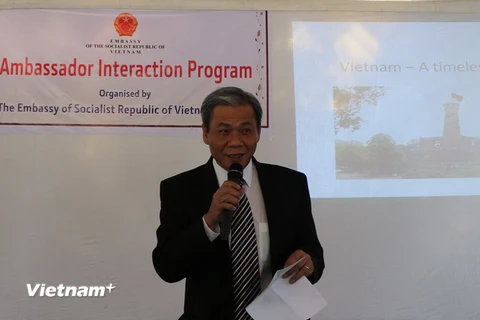 Đại sứ Tôn Sinh Thành phát biểu tại buổi giao lưu. (Ảnh: Huy Bình/Vietnam+)