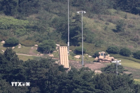 Hệ thống phòng thủ tên lửa tầm cao giai đoạn cuối (THAAD) được triển khai tại Seongju ngày 12/9. (Nguồn: Yonhap/TTXVN)