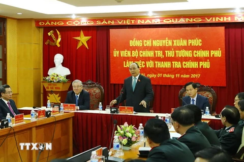 Thủ tướng Nguyễn Xuân Phúc làm việc với lãnh đạo chủ chốt Thanh tra Chính phủ. (Ảnh: Lâm Khánh/TTXVN)