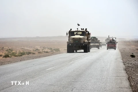 Các lực lượng Iraq tiến vào khu vực giữa thành phố Hawija và Kirkuk, miền bắc Iraq trong chiến dịch chống IS ngày 7/10. (Nguồn: AFP/TTXVN)