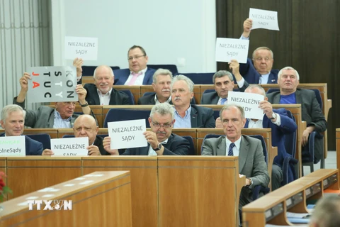 Cuộc họp của Thượng viện Ba Lan ngày 22/7. (Nguồn: EPA/TTXVN)