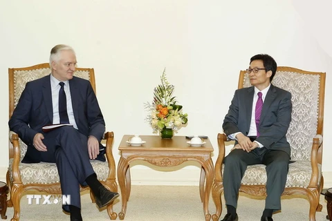 Phó Thủ tướng Vũ Đức Đam tiếp Phó Thủ tướng, Bộ trưởng Bộ Khoa học và Giáo dục Cộng hòa Ba Lan Jaroslaw Gowin đang thăm và làm việc tại Việt Nam. (Ảnh: Văn Điệp/TTXVN)