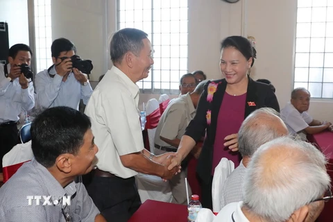 Chủ tịch Quốc hội Nguyễn Thị Kim Ngân với cử tri phường An Hòa. (Ảnh: Trọng Đức/TTXVN)