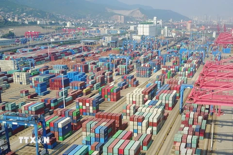 Một cảng hàng hóa ở Giang Tô, Trung Quốc ngày 8/6. (Nguồn: AFP/TTXVN)