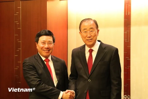 Phó Thủ tướng, Bộ trưởng Phạm Bình Minh tiếp nguyên Tổng Thư ký Ban Ki-moon. (Ảnh: Vũ Toàn-Hữu Tuyên/Vietnam+)