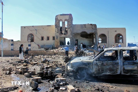 Cảnh đổ nát sau các đợt không kích nhằm vào thành phố Saada, Yemen ngày 20/12. (Nguồn: AFP/TTXVN)