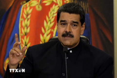 Tổng thống Venezuela Nicolas Maduro phát biểu tại cuộc họp báo với các phóng viên quốc tế ở Caracas ngày 17/10/2017. (Nguồn: AFP/TTXVN)
