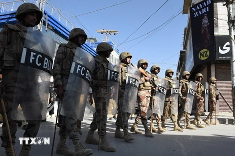 Binh sỹ Pakistan tuần tra tại Quetta, tỉnh Balochistan ngày 28/9. (Nguồn: AFP/TTXVN)