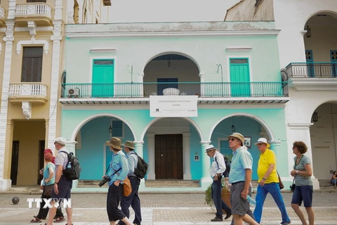 Du khách Mỹ tại thủ đô La Habana, Cuba. (Nguồn: AFP/TTXVN)