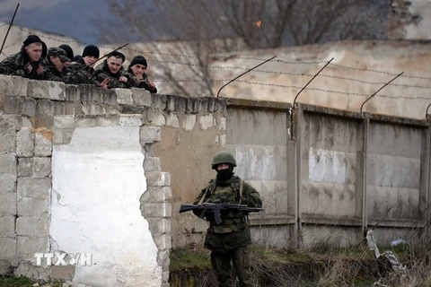Binh sỹ Ukraine tại căn cứ quân sự ở Perevalnoye ngày 13/3/2014. (Nguồn: AFP/TTXVN)