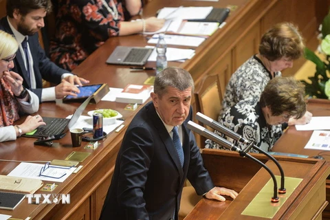 Thủ tướng CH Séc Andrej Babis (giữa) phát biểu tại cuộc bỏ phiếu tín nhiệm của Hạ viện ở Prague ngày 16/1. (Nguồn: AFP/ TTXVN)