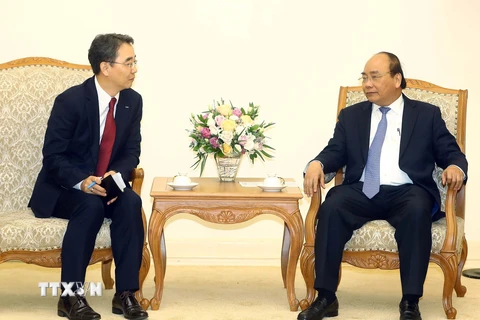 Thủ tướng Nguyễn Xuân Phúc tiếp ông Park Hong Ook, Tổng giám đốc Doosan Việt Nam. (Ảnh: Thống Nhất/TTXVN)