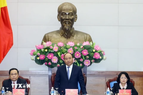 Thủ tướng Nguyễn Xuân Phúc, Chủ tịch Hội đồng Thi đua khen thưởng Trung ương phát biểu chỉ đạo phiên họp. (Ảnh: Thống Nhất/TTXVN)