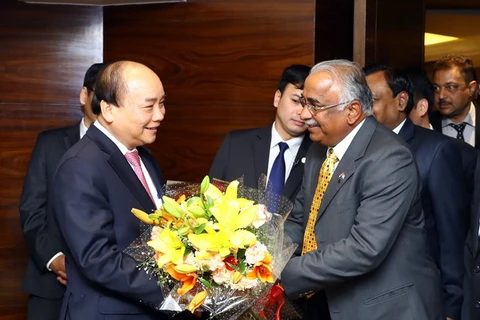 Thủ tướng Nguyễn Xuân Phúc tiếp ông S.N. Subramanyan, Giám đốc điều hành Tập đoàn Larsen & Toubro, tại Thủ đô New Delhi, chiều 24/1. (Ảnh: Thống Nhất/TTXVN)