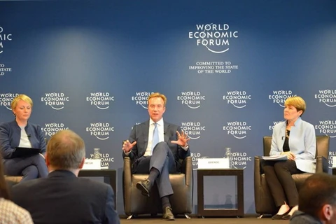 Chủ tịch mới của Diễn đàn Kinh tế Thế giới, cựu Ngoại trưởng Na Uy Borge Brende tại buổi họp báo. (Ảnh: Hoàng Hoa/TTXVN)