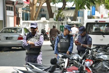 Cảnh sát tuần tra tại thủ đô Male, Maldives ngày 9/2. (Nguồn: Kyodo/TTXVN)