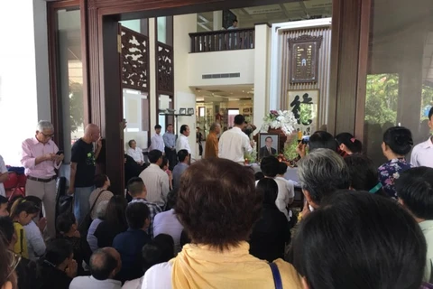 Đông đảo người dân đến viếng nguyên Thủ tướng Phan Văn Khải
