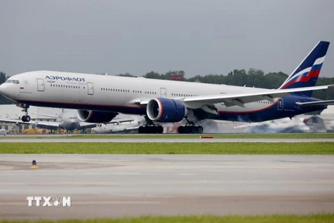 Máy bay Aeroflot Boeing 777-300ER hạ cánh tại sân bay quốc tế Sheremetyevo ở ngoại ô Moskva (Nga) ngày 7/7/2015. (Nguồn: REUTERS/ TTXVN)