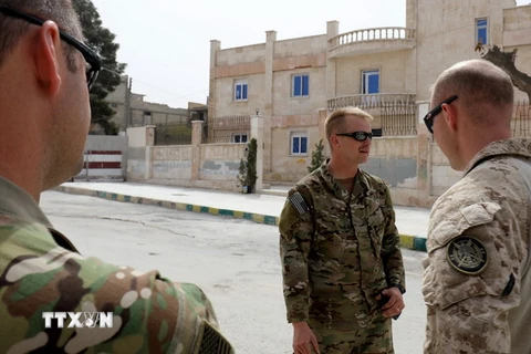 Binh sỹ Mỹ tại thị trấn Manbij, miền bắc Syria ngày 22/3. (Nguồn: AFP/TTXVN)