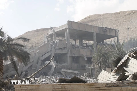 Trung tâm nghiên cứu khoa học Syria bị phá hủy sau vụ tấn công của Mỹ, Anh, Pháp ngày 14/4. (Nguồn: THX/TTXVN)