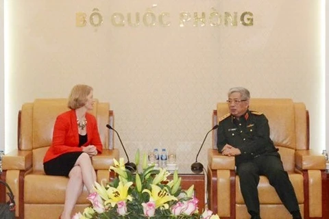 Thượng tướng Nguyễn Chí Vịnh tiếp Đại sứ New Zealand