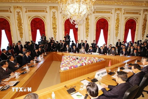 Toàn cảnh Hội nghị thượng đỉnh ba bên Nhật- Trung-Hàn tại Tokyo (Nhật Bản) ngày 9/5. (Nguồn: YONHAP/ TTXVN)