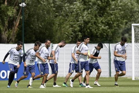 Các cầu thủ Argentina tập luyện tại Nga. (Nguồn: AFP)