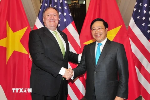 Phó Thủ tướng, Bộ trưởng Ngoại giao Phạm Bình Minh đón và hội đàm với Ngoại trưởng Hoa Kỳ Michael Pompeo. (Ảnh: Nguyễn Khang/TTXVN)