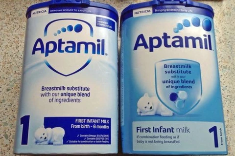 Sữa Aptamil được cái tiến (trái) và sản phẩm cũ. (Nguồn: BBC)