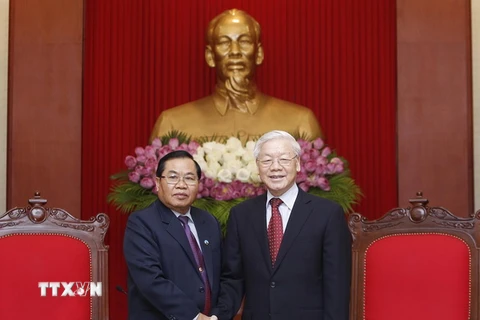Tổng Bí thư Nguyễn Phú Trọng tiếp Phó Chủ tịch Quốc hội Lào Sengnouane Sayalat. (Ảnh: Lâm Khánh/TTXVN)