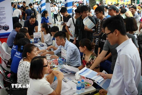 Ngày hội Tư vấn xét tuyển đại học, cao đẳng năm 2018 tại Hà Nội. (Ảnh: Thanh Tùng/TTXVN)