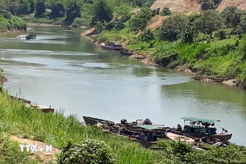 Sông Đồng Nai. (Ảnh: K GỬIH/TTXVN)
