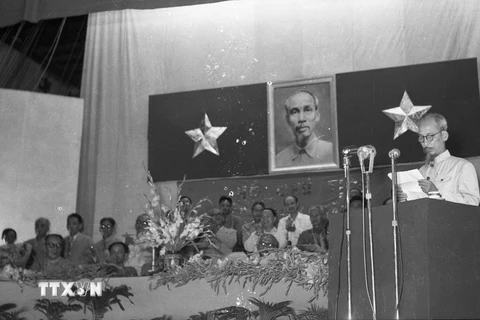 Chủ tịch Hồ Chí Minh dự và phát biểu tại Đại hội thành lập Mặt trận Tổ quốc Việt Nam, kế tục sự nghiệp của Mặt trận Liên Việt, ngày 5/9/1955, tại Hà Nội. (Ảnh: Tư liệu TTXVN)