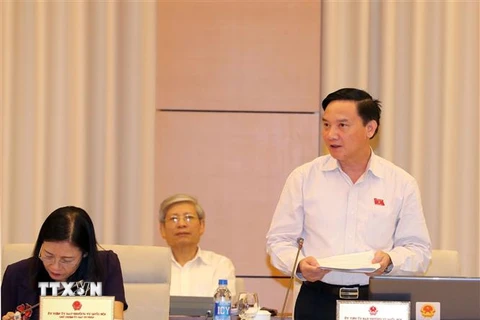 Chủ nhiệm Ủy ban Pháp luật của Quốc hội Nguyễn Khắc Định phát biểu. (Ảnh: Trọng Đức/TTXVN)