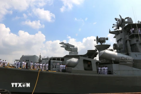 Tàu khu trục Hải quân Ấn Độ Ins Rana với trang bị hiện đại thực hiện các nhiệm vụ phòng không, tuần thám, đối hạm, săn ngầm. (Ảnh: Thanh Vũ/TTXVN)